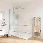 Douche à l'italienne senior et PMR ouverte avec paroi en verre floutée Acces 1G